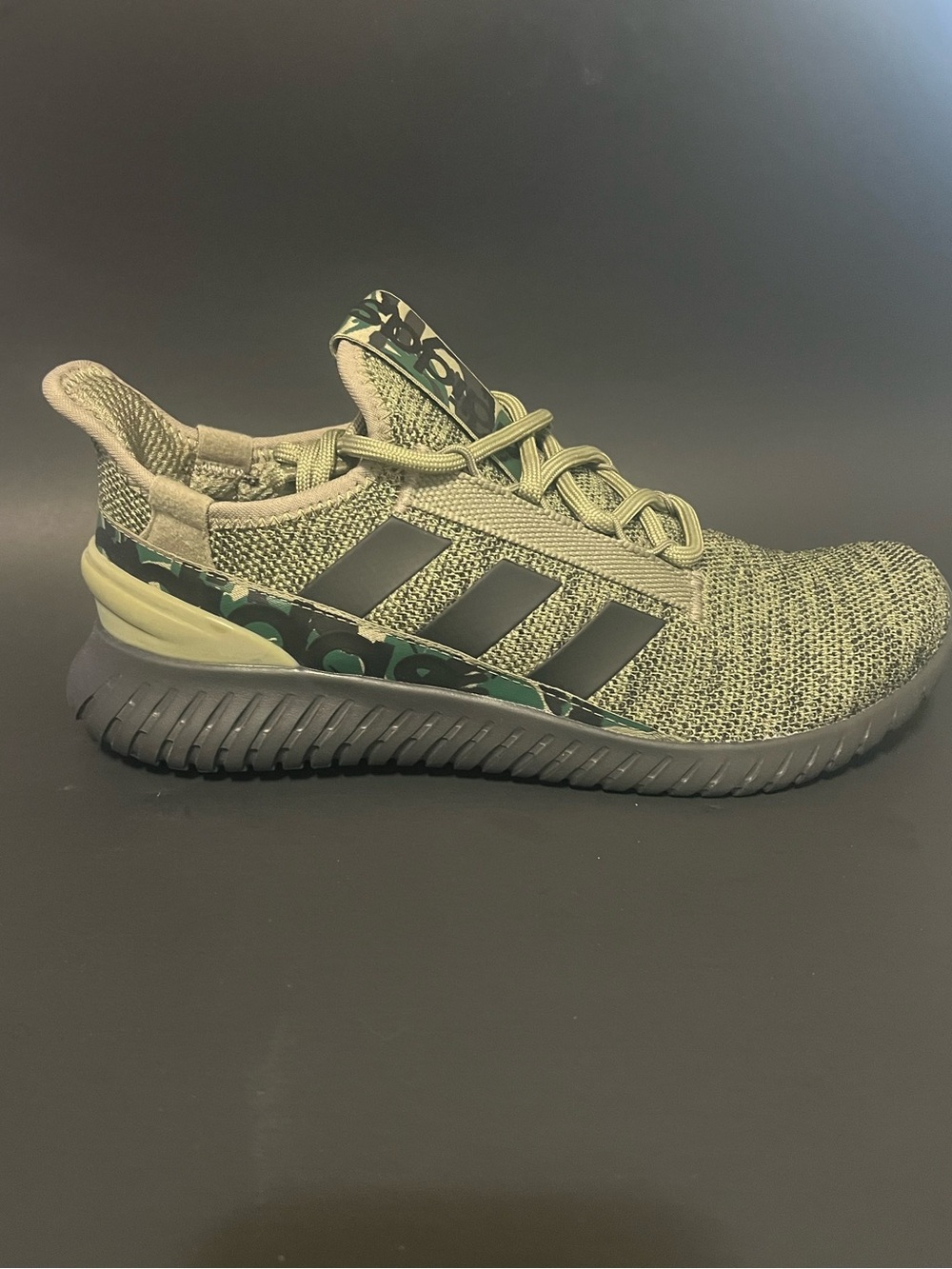 Adidas Kaptir 2.0 men’s size 9 us